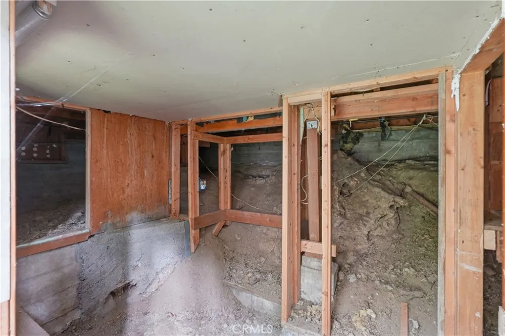 23404 Cloudview Crestline, CA 92325