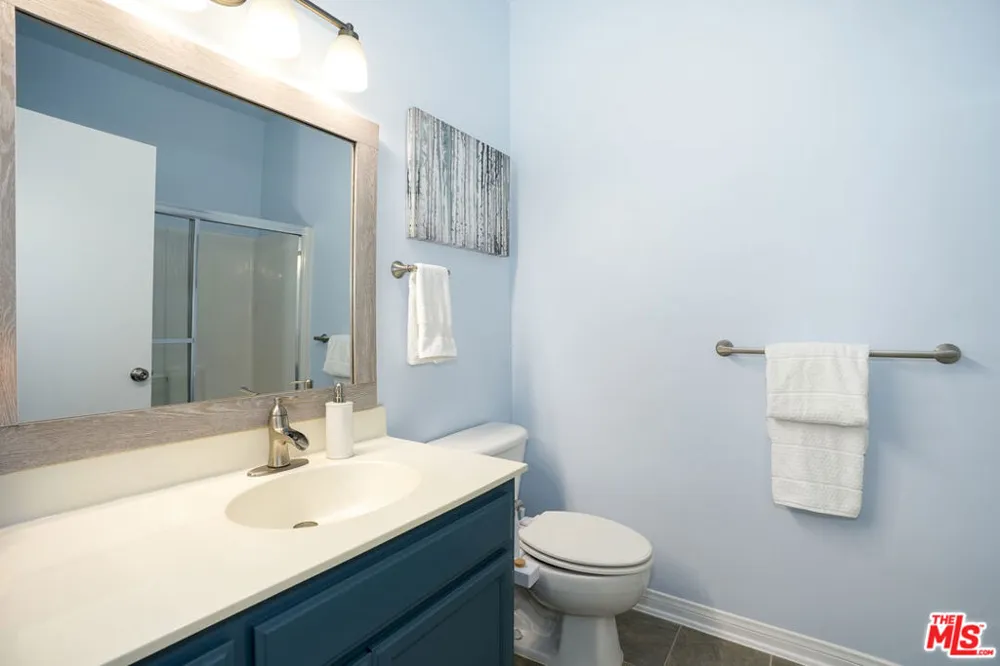 6525 Woodman Avenue #2 Valley Glen, CA 91401