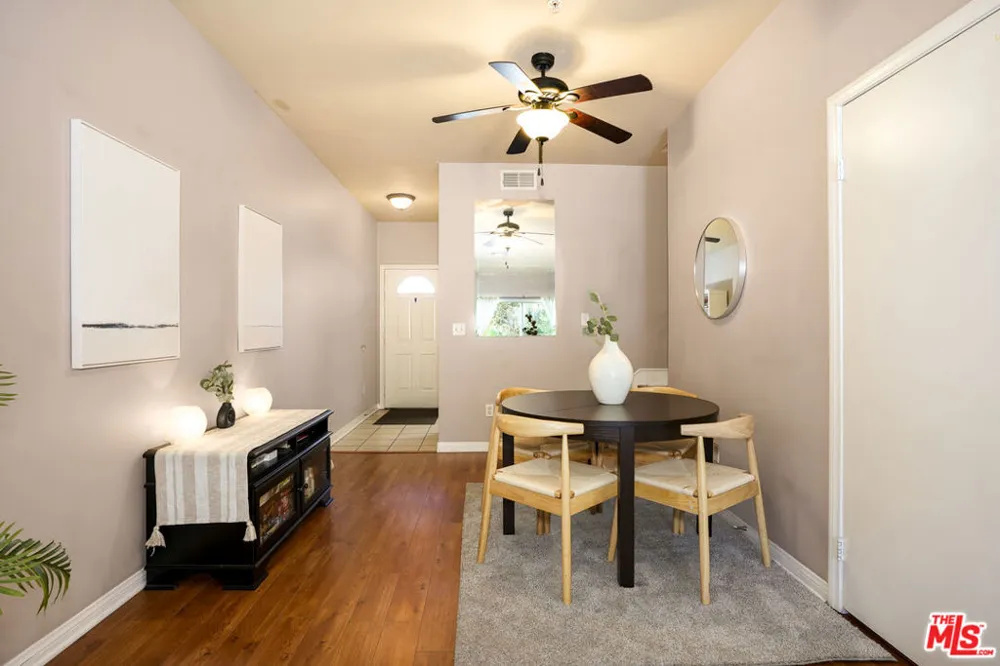 6525 Woodman Avenue #2 Valley Glen, CA 91401