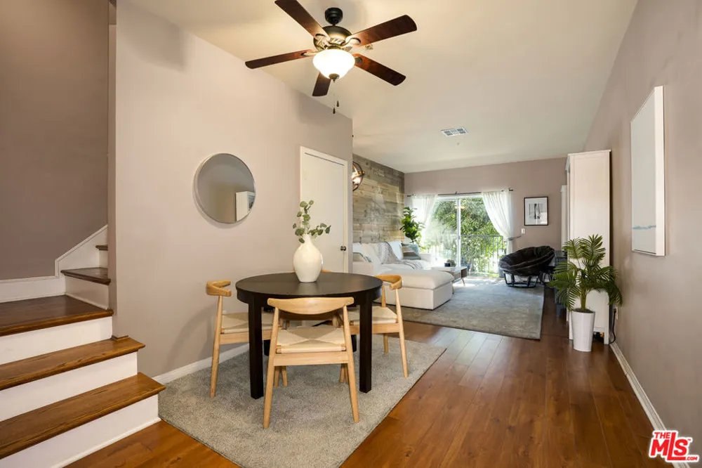 6525 Woodman Avenue #2 Valley Glen, CA 91401