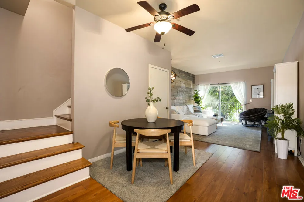 6525 Woodman Avenue #2 Valley Glen, CA 91401