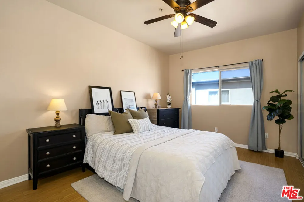 6525 Woodman Avenue #2 Valley Glen, CA 91401
