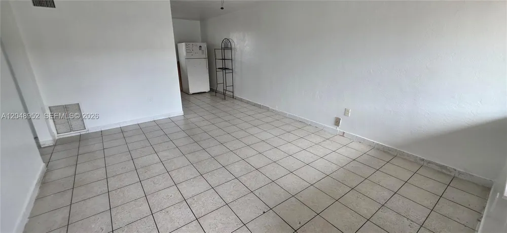 654 W 29th St #4 Hialeah, FL 33012