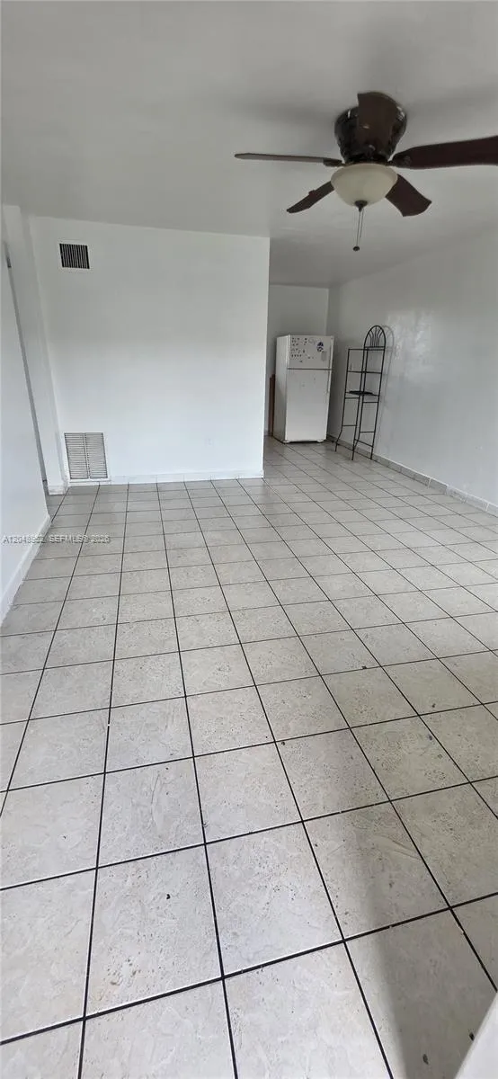 654 W 29th St #4 Hialeah, FL 33012