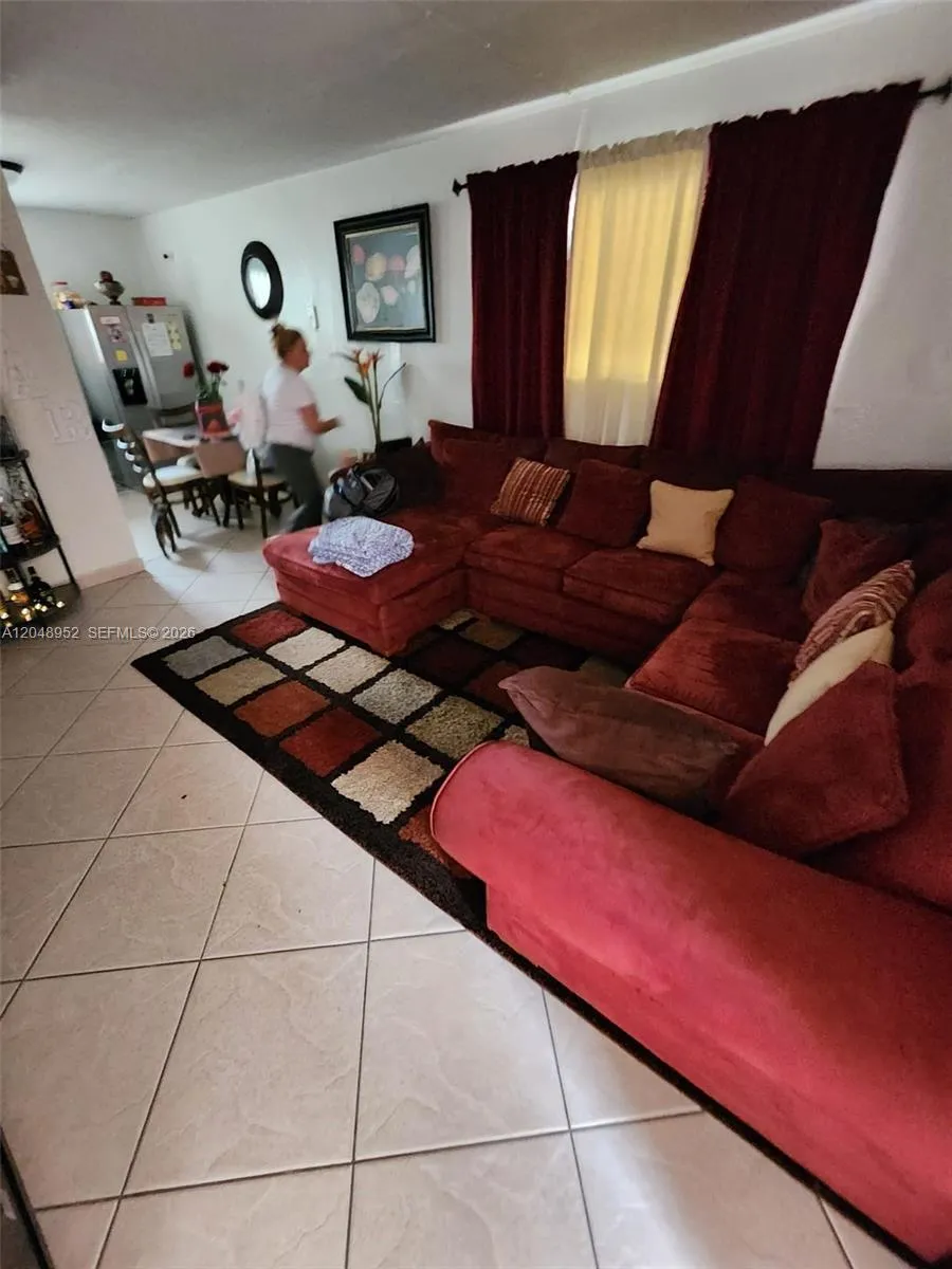 654 W 29th St #4 Hialeah, FL 33012
