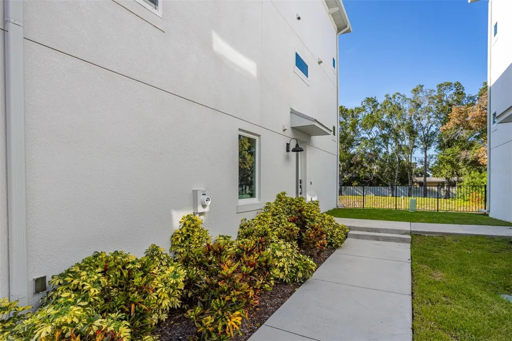 4722 LEGACY PARK DRIVE Tampa, FL 33611
