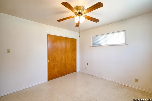 300 S FARRAR Uvalde, TX 78801