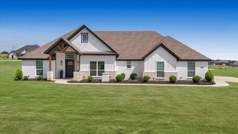 1005 Paradise Parkway