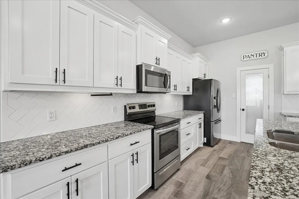 1005 Paradise Parkway Poolville, TX 76487