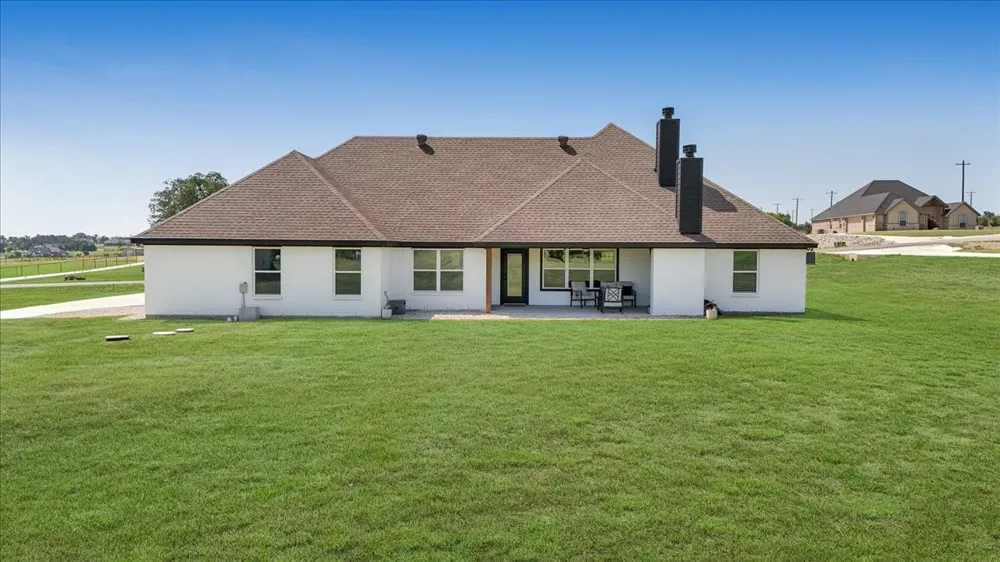 1005 Paradise Parkway Poolville, TX 76487