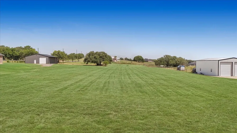 1005 Paradise Parkway Poolville, TX 76487