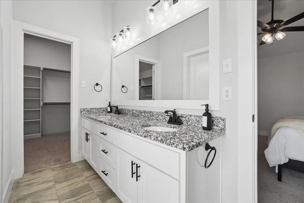 1005 Paradise Parkway Poolville, TX 76487