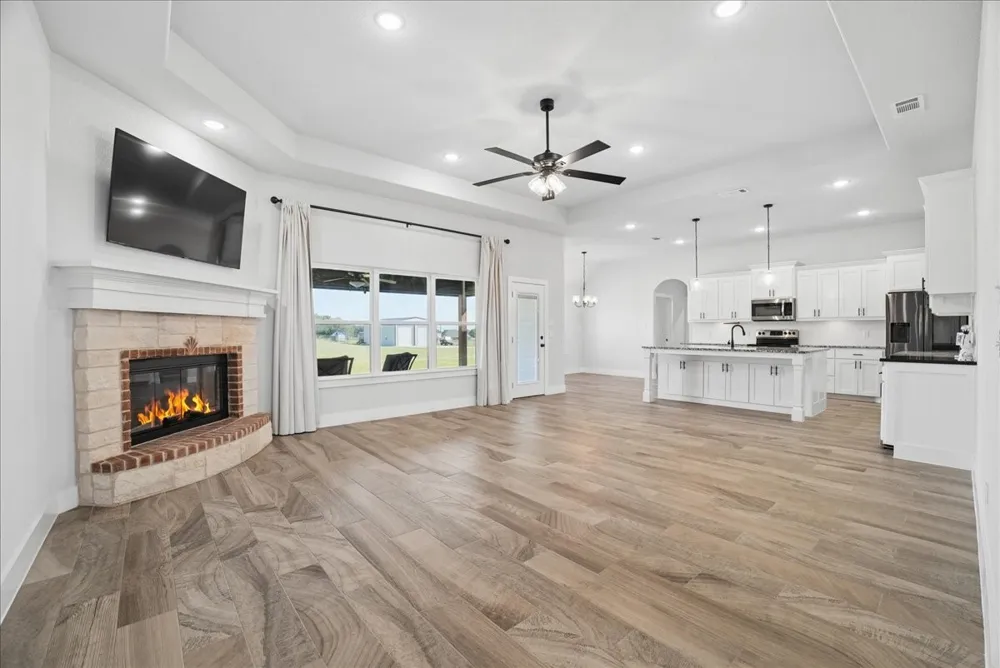 1005 Paradise Parkway Poolville, TX 76487
