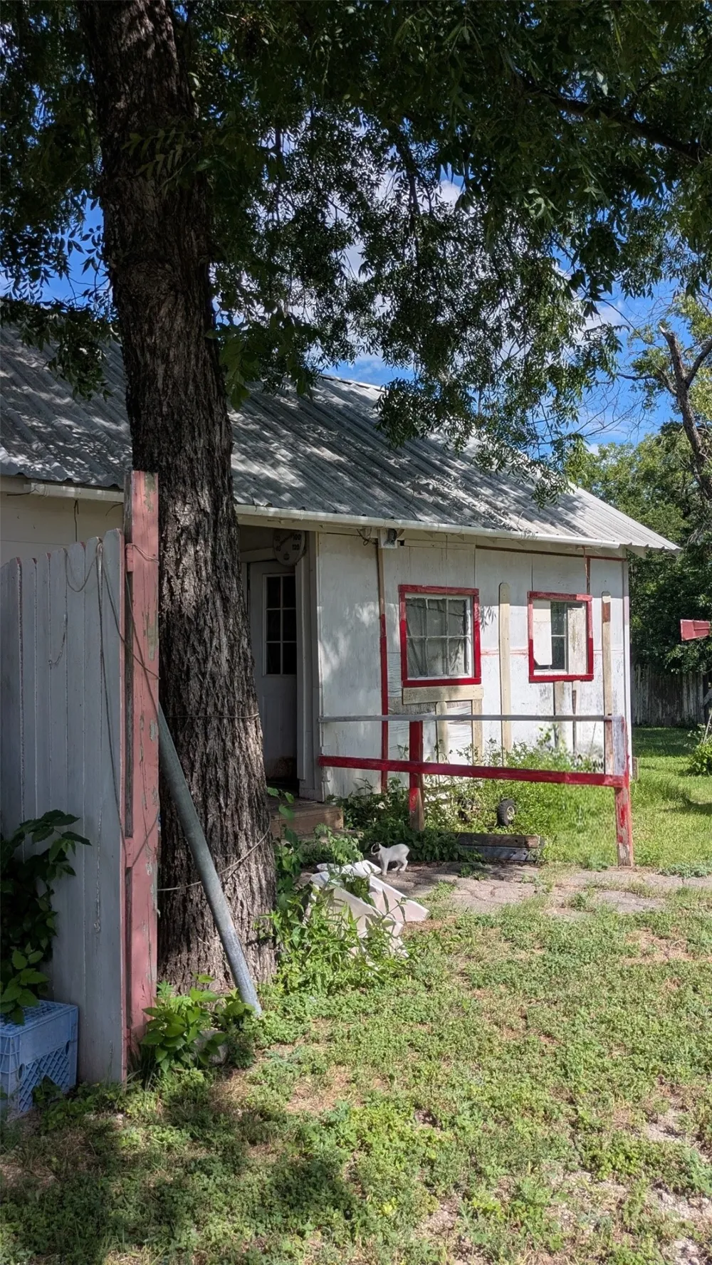 102 E Oak Avenue Comanche, TX 76442