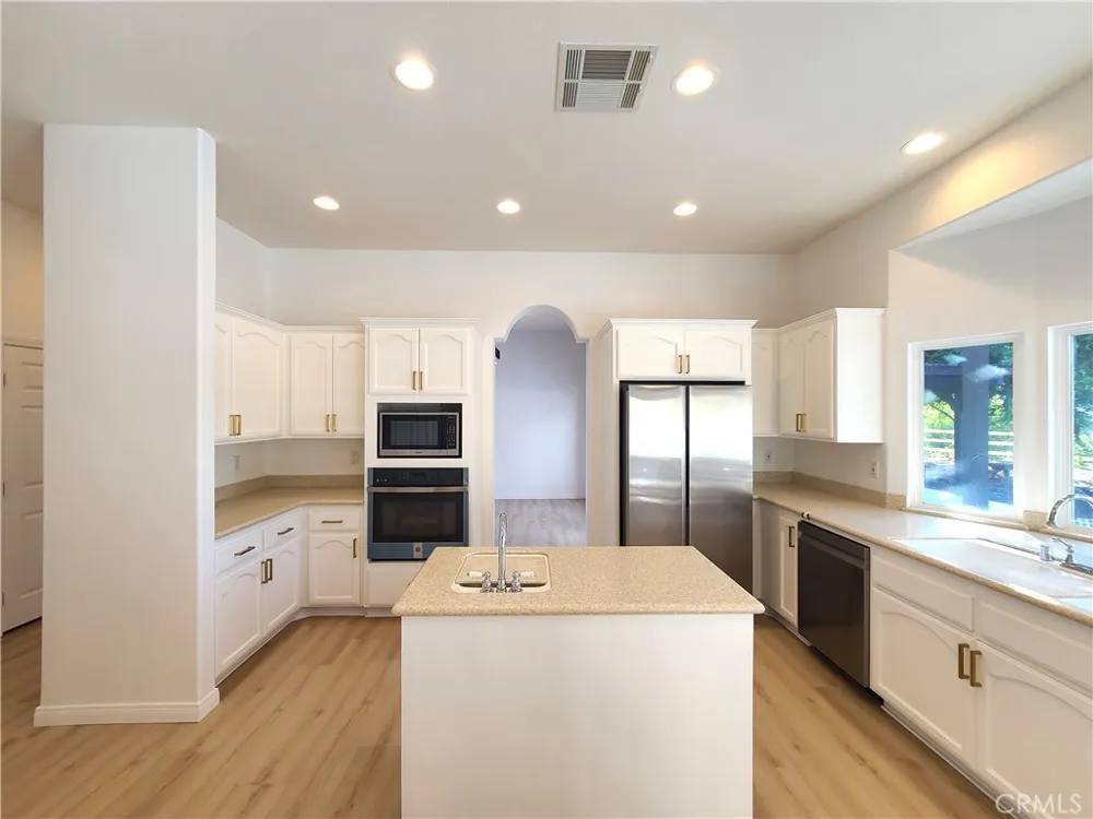 43605 Los Gatos Temecula, CA 92590