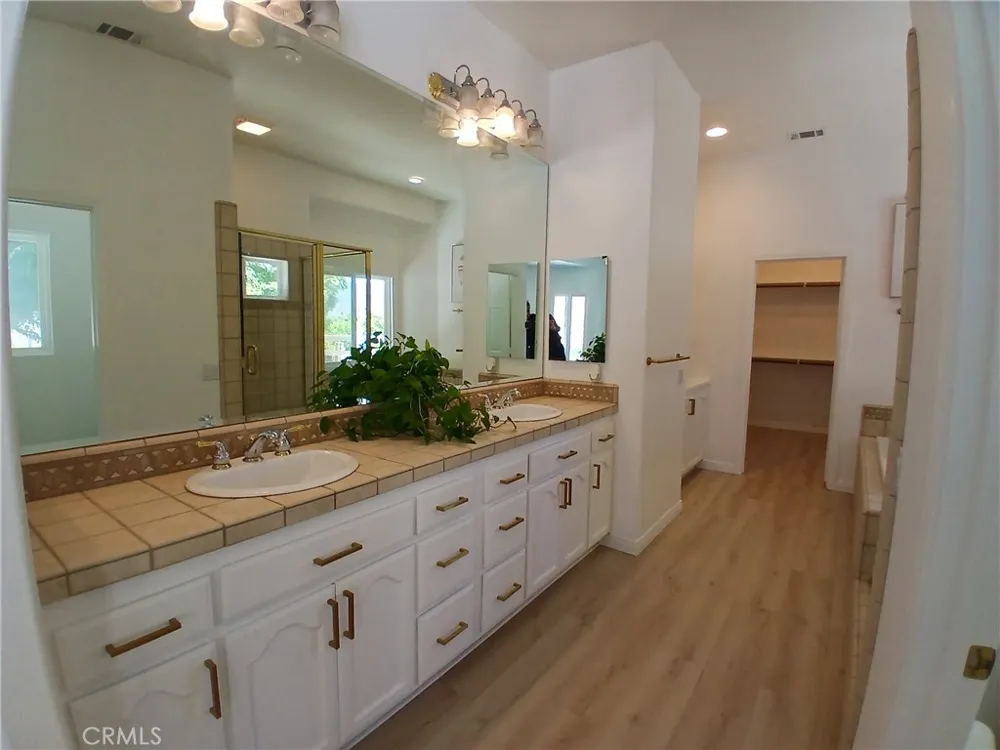 43605 Los Gatos Temecula, CA 92590