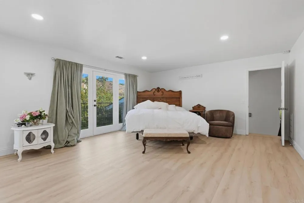 3830 Lake Garden Drive Fallbrook, CA 92028