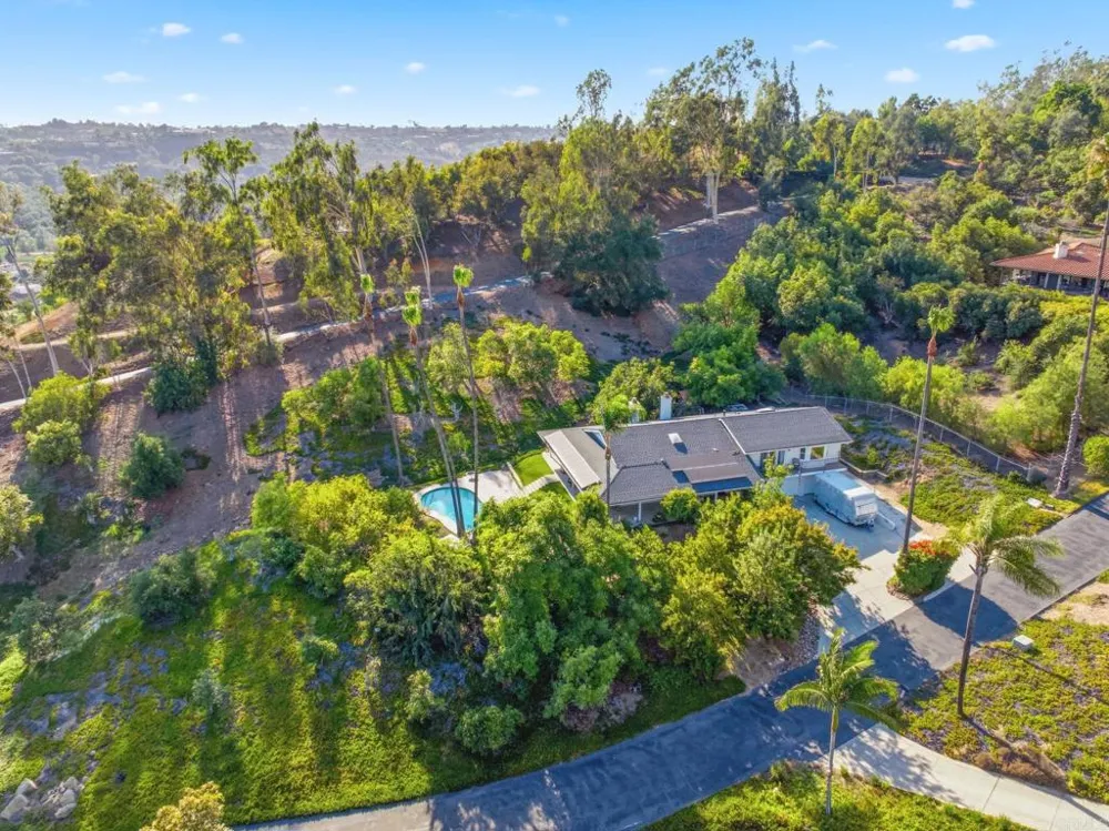 3830 Lake Garden Drive Fallbrook, CA 92028