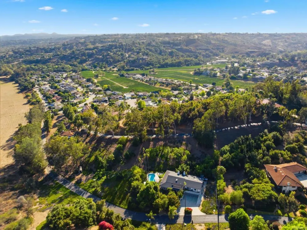 3830 Lake Garden Drive Fallbrook, CA 92028