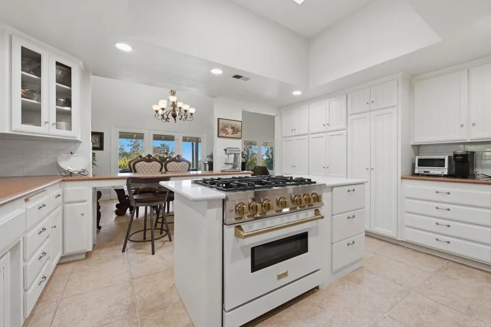 3830 Lake Garden Drive Fallbrook, CA 92028