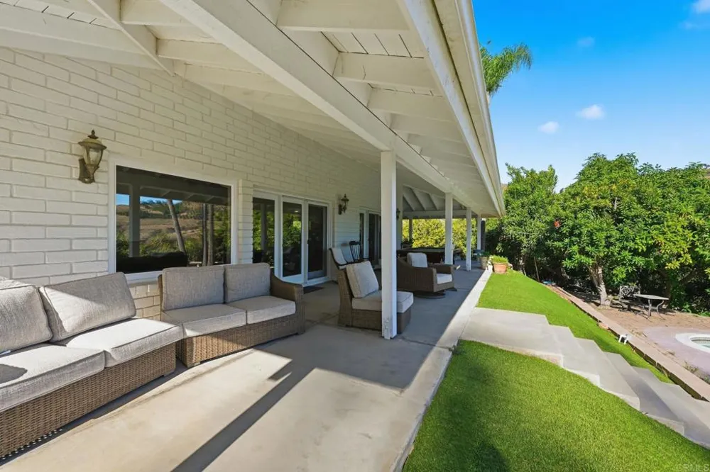 3830 Lake Garden Drive Fallbrook, CA 92028