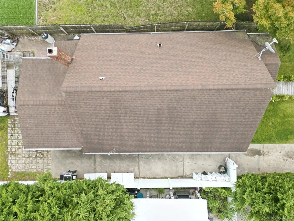 95 E Riviera Drive Lindenhurst, NY 11757