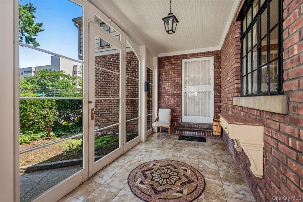 1264 Rhinelander Avenue Bronx, NY 10461