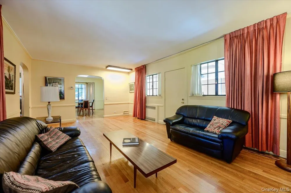 1264 Rhinelander Avenue Bronx, NY 10461