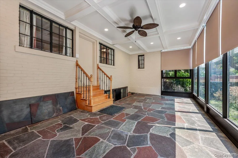 1264 Rhinelander Avenue Bronx, NY 10461