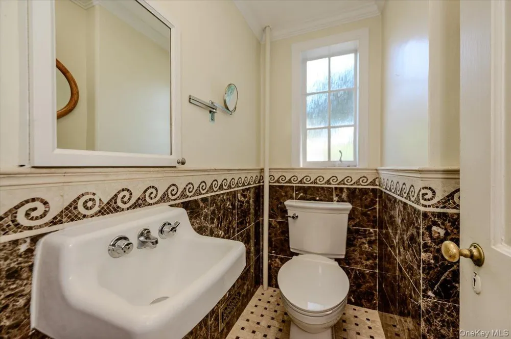 1264 Rhinelander Avenue Bronx, NY 10461