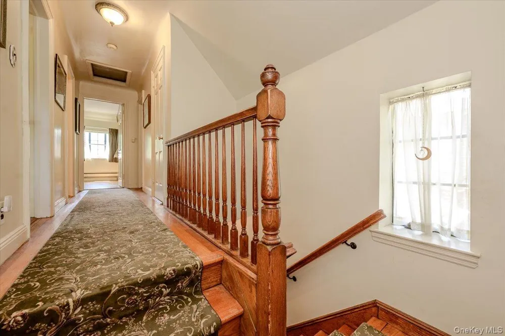 1264 Rhinelander Avenue Bronx, NY 10461