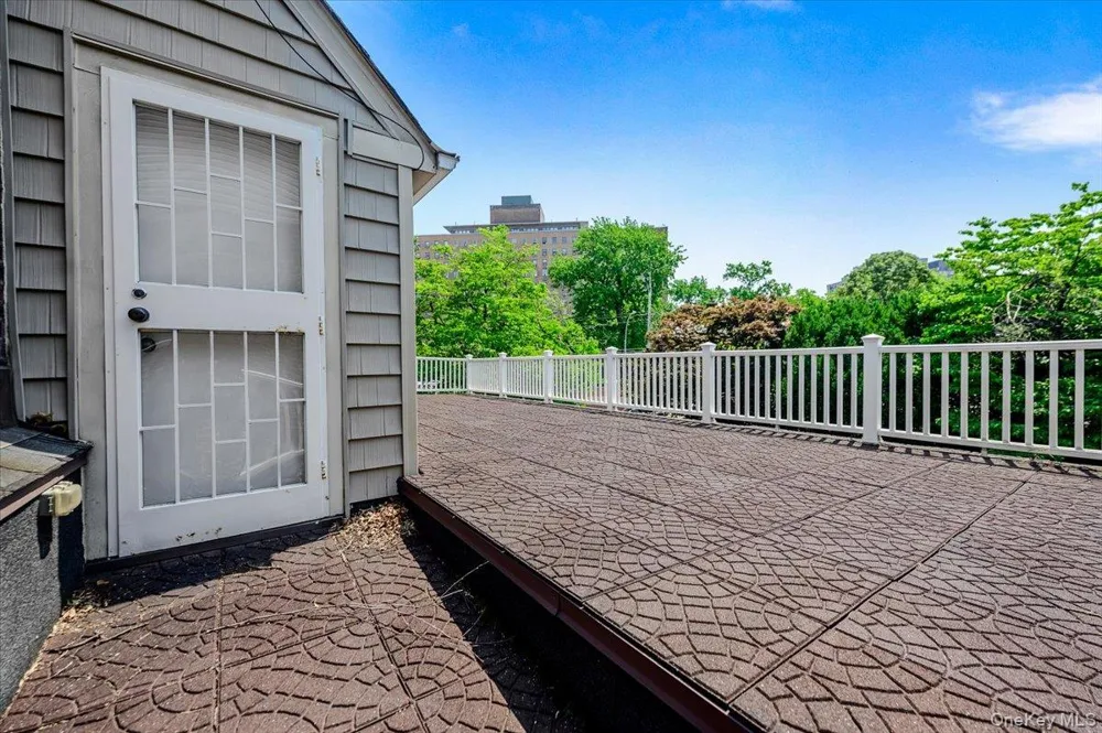 1264 Rhinelander Avenue Bronx, NY 10461
