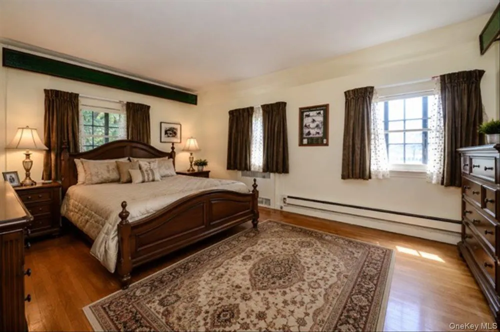1264 Rhinelander Avenue Bronx, NY 10461