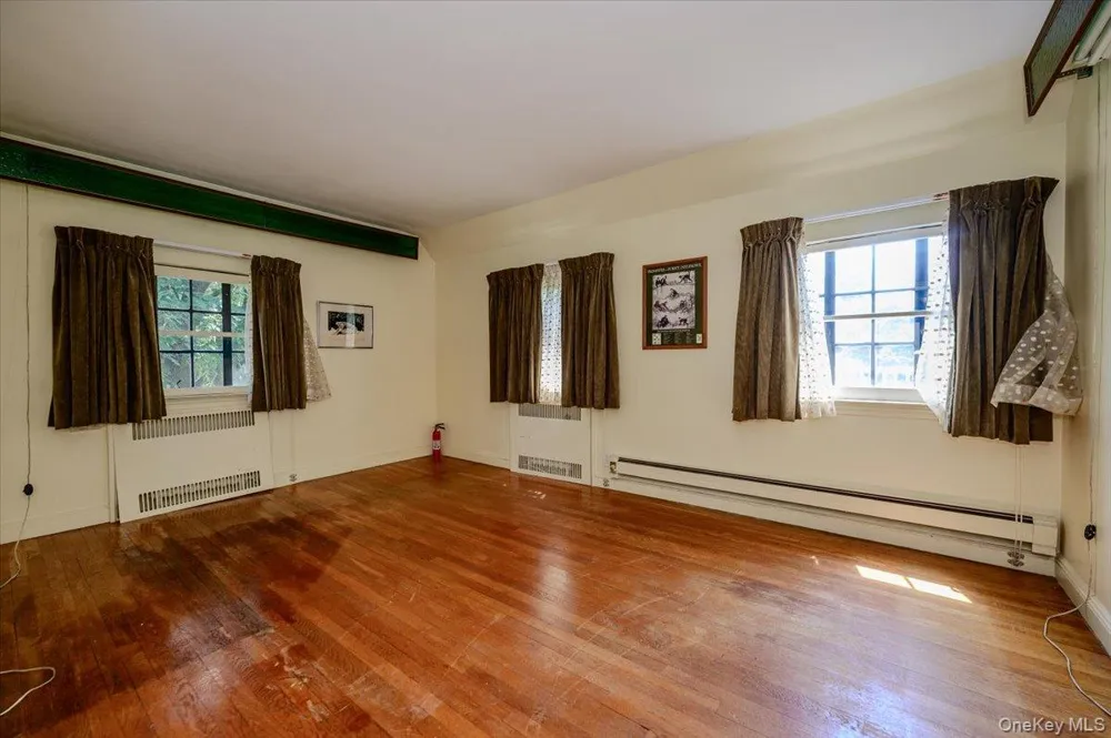 1264 Rhinelander Avenue Bronx, NY 10461