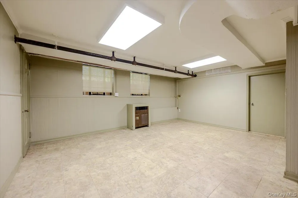 1264 Rhinelander Avenue Bronx, NY 10461