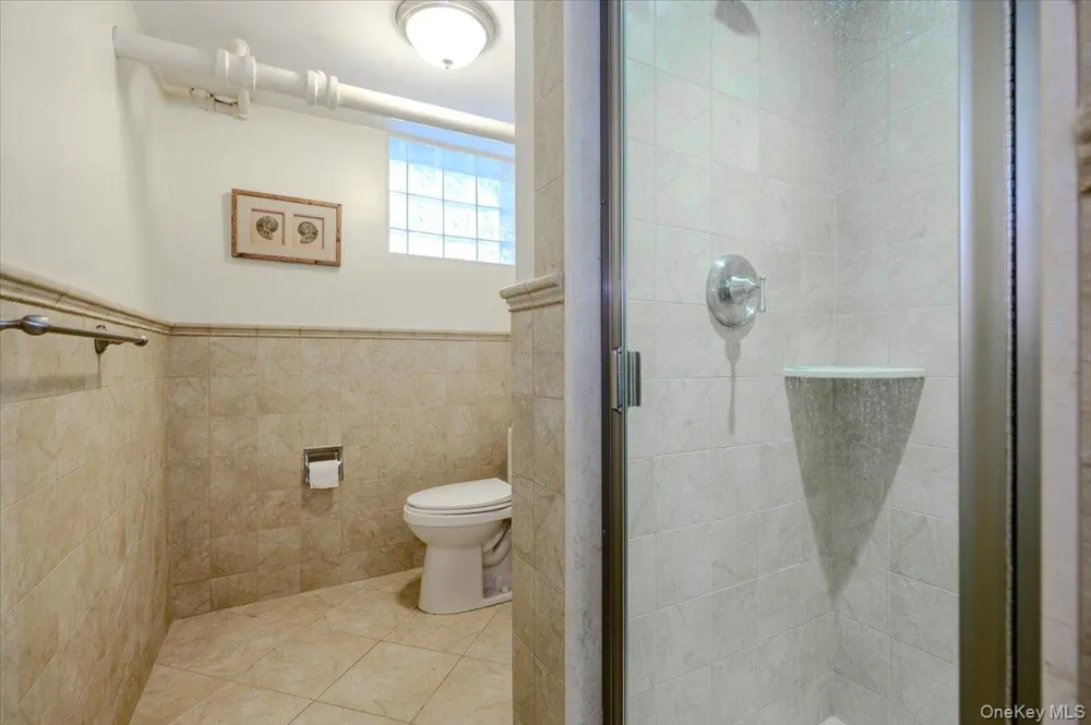 1264 Rhinelander Avenue Bronx, NY 10461