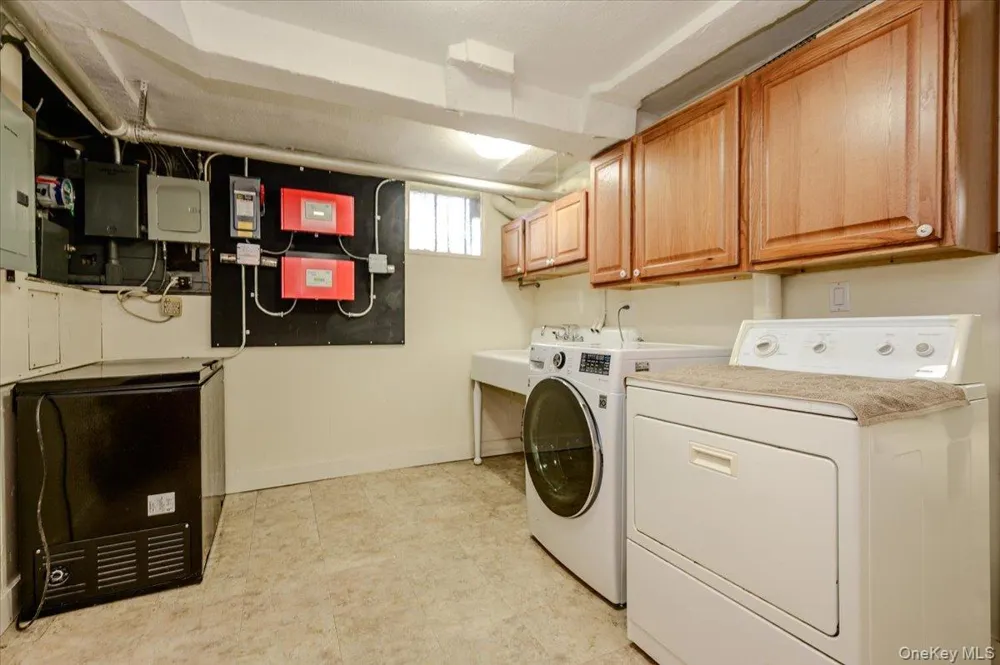 1264 Rhinelander Avenue Bronx, NY 10461