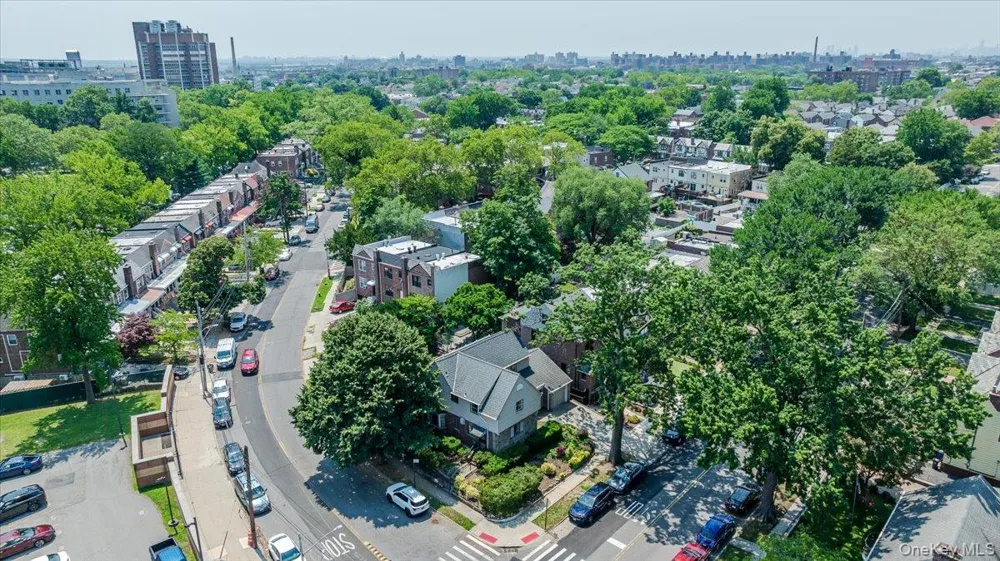 1264 Rhinelander Avenue Bronx, NY 10461