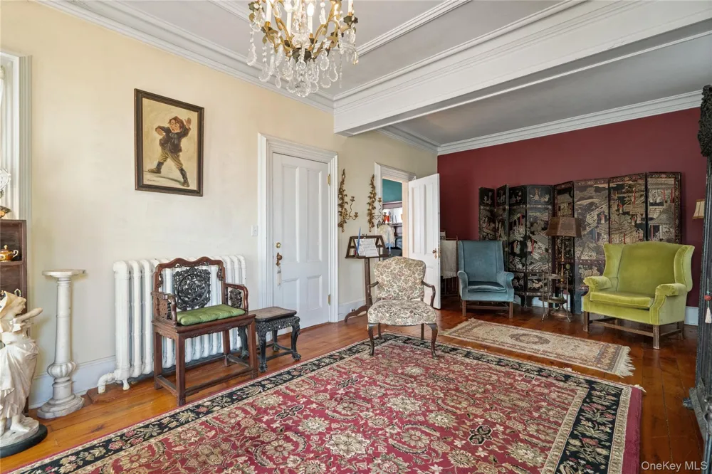 449 Montauk Highway East Moriches, NY 11940