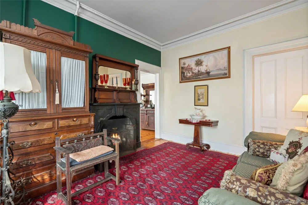 449 Montauk Highway East Moriches, NY 11940