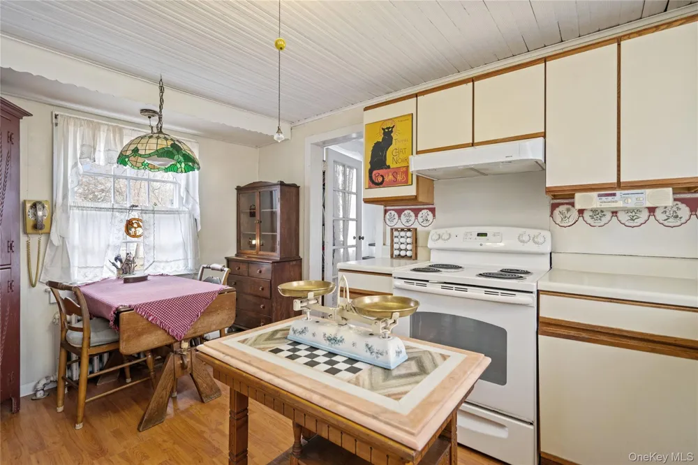 449 Montauk Highway East Moriches, NY 11940