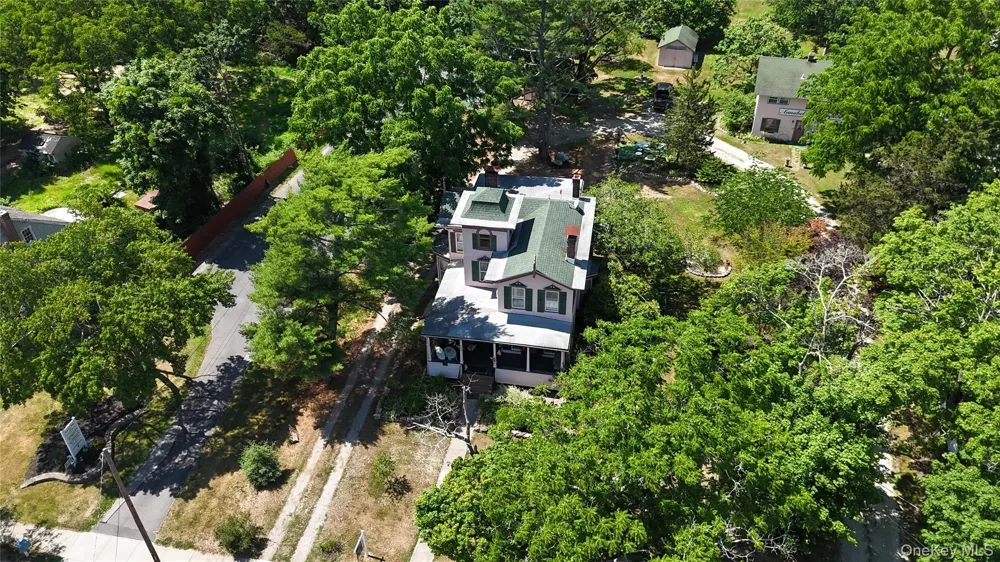 449 Montauk Highway East Moriches, NY 11940