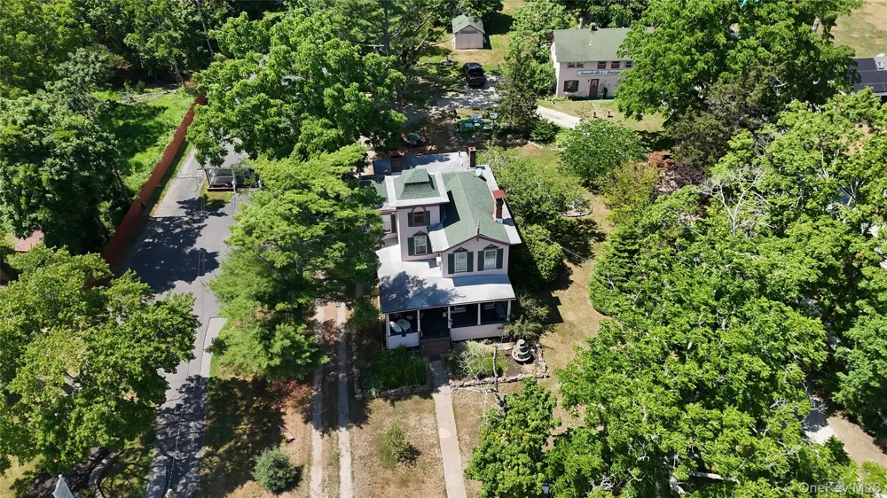 449 Montauk Highway East Moriches, NY 11940