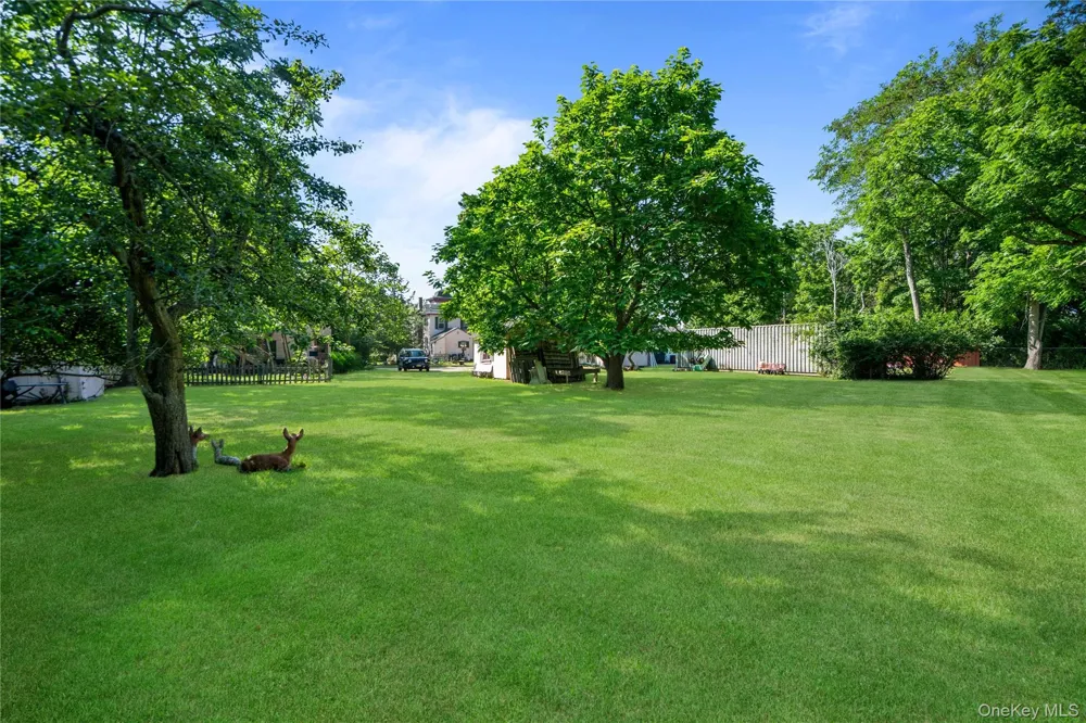 449 Montauk Highway East Moriches, NY 11940