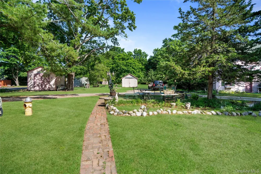 449 Montauk Highway East Moriches, NY 11940
