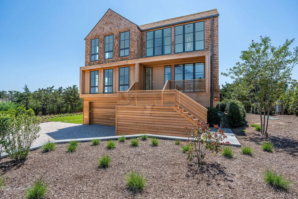 9 E Division Street Westhampton Beach, NY 11978