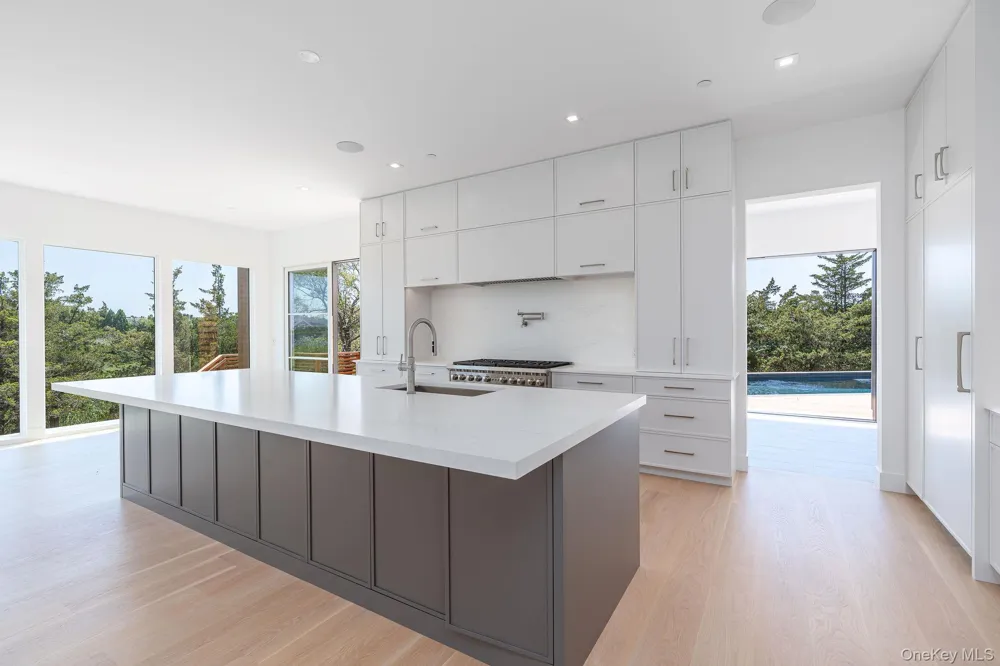 9 E Division Street Westhampton Beach, NY 11978