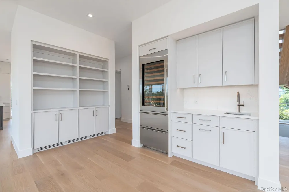 9 E Division Street Westhampton Beach, NY 11978