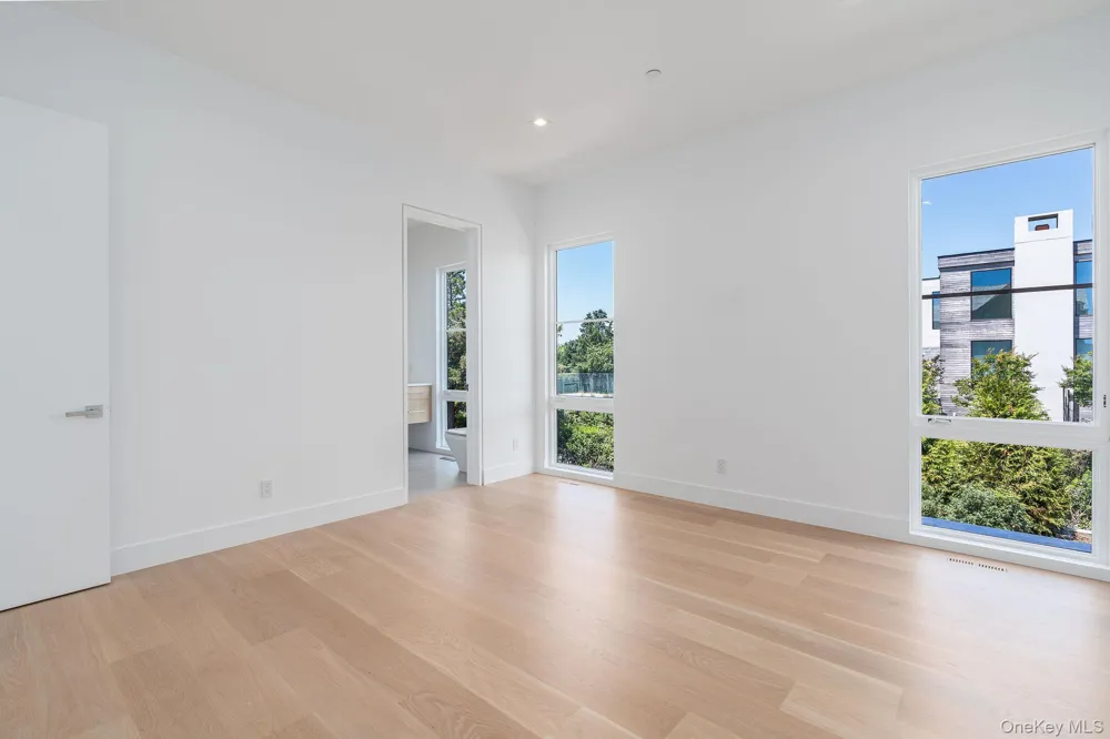 9 E Division Street Westhampton Beach, NY 11978