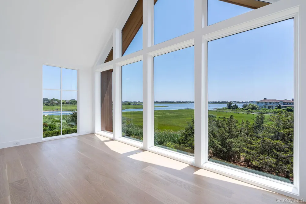 9 E Division Street Westhampton Beach, NY 11978